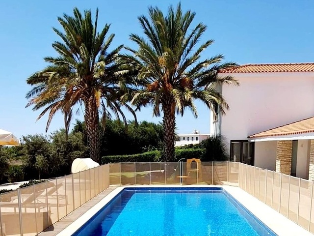 фото отеля Luxury 6 Bedroom With Privet Pool In Paphos изображение №17