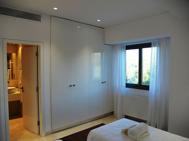 фотографии отеля Luxury 6 Bedroom With Privet Pool In Paphos изображение №7