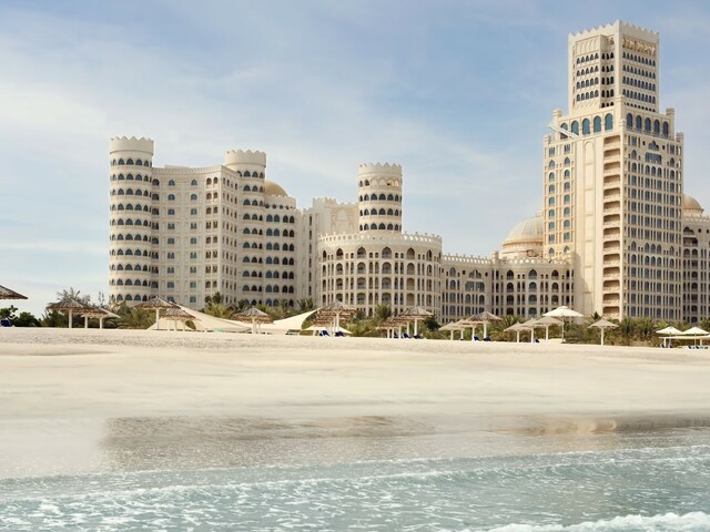 фото отеля Al Hamra Residence & Village изображение №1