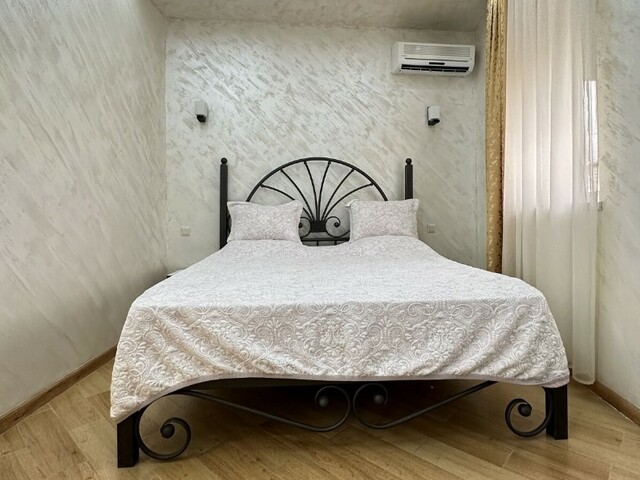 фото Трехкомнатные Апартаменты На Баграмяна (3 Rooms Apartments On Bagramyan) изображение №2