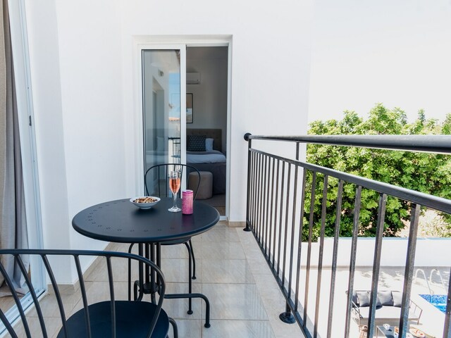 фото Generous Spaces, Sleeps Up To 8, Private Pool, Cypriot Sunsets All Yours изображение №10