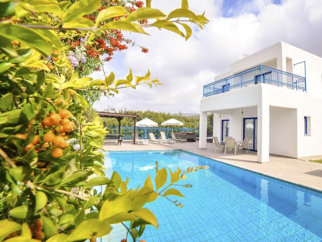 фото отеля Sanders Azzurro - Delightful 3-bedroom With Private Pool изображение №1