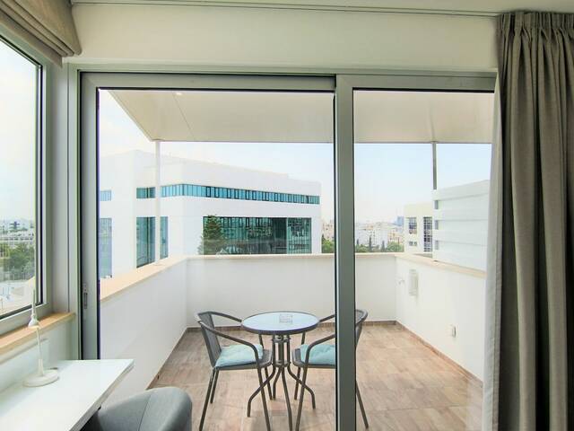фото Phaedrus Living Luxury Suite Nicosia 507 изображение №10