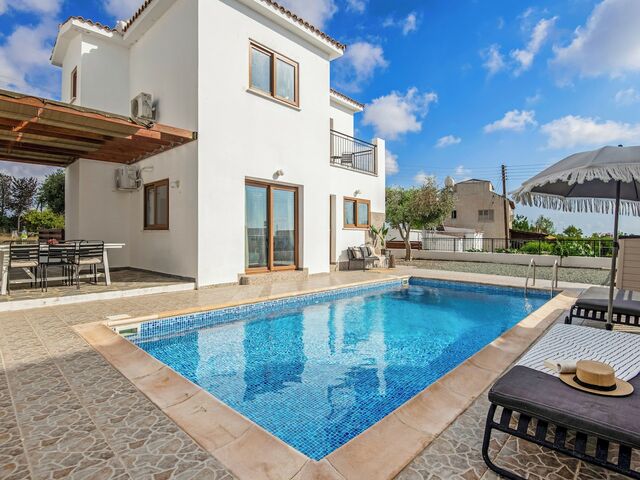 фотографии отеля Gorgeous With Private Swimming Pool In The Cypriot Sunsets All Yours изображение №3