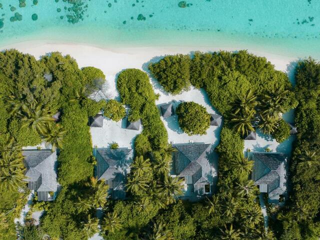 фото Hideaway Beach Resort & Spa (ex. Island Hideaway at Dhonakulhi Maldives Spa Resort and Marina) изображение №2