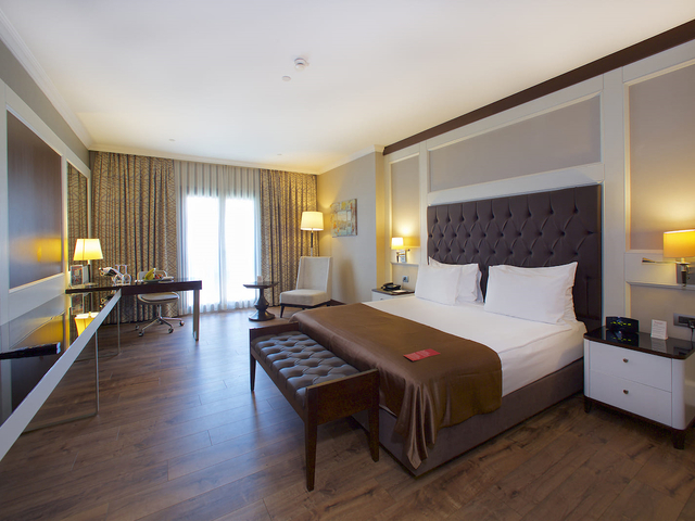 фото Ramada Hotel & Suites by Wyndham Istanbul Merter изображение №6