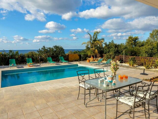 фото отеля Villa Adonis Large Private Pool Walk To Beach изображение №9