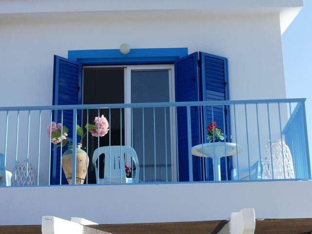 фотографии Greek Island Style 2 Bedroom Villa With Pool изображение №16