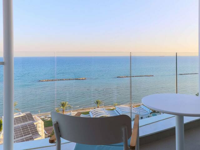 фотографии Stunning 1-bed Apartment In Larnaca Near The Sea изображение №12