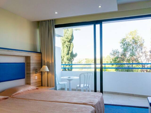 фотографии отеля Stunning 1-bed Apartment In Larnaca Near The Sea изображение №11