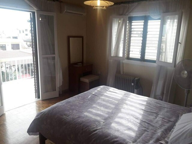 фото отеля Immaculate 4-bed Apartment In Larnaca изображение №13