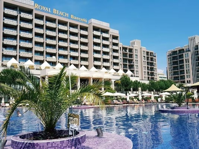 фото отеля Royal Beach 5 Premium - Central Sea View C8 изображение №1