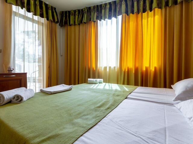 фото One Bedroom Apartment In Avalon Complex изображение №14