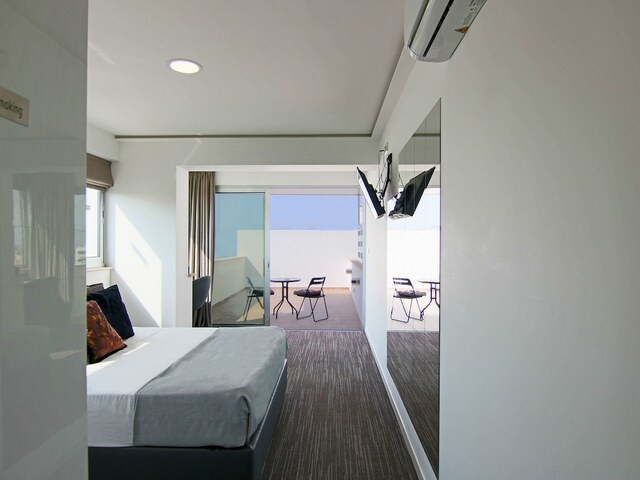 фотографии отеля Phaedrus Living Luxury Suite Nicosia 503 изображение №15