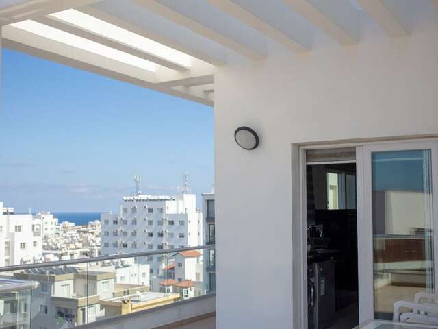 фотографии отеля Immaculate 2-Bed Penthouse In Kyrenia изображение №7