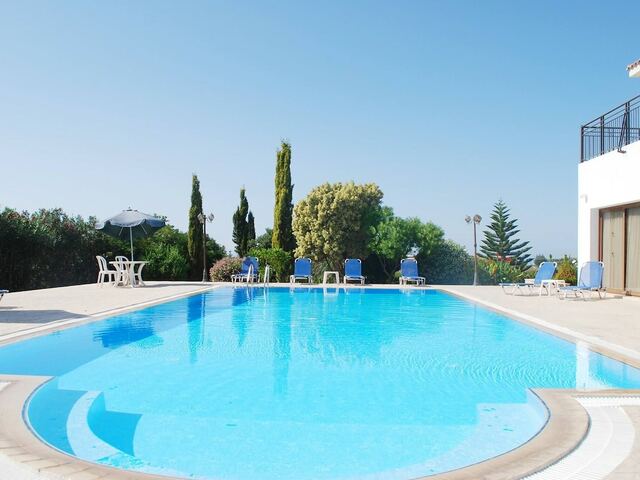 фотографии Impressive Large Villa Huge Heated Pool Garden изображение №20