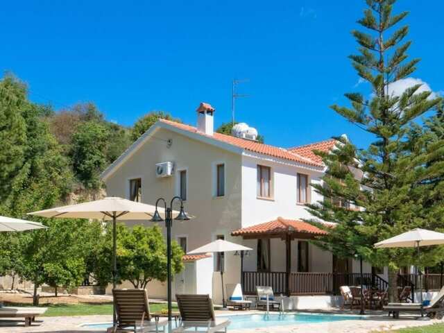 фотографии отеля Remarkable 5-Bed Villa In Miliou Village Paphos изображение №19