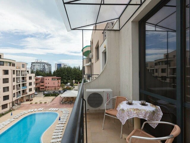 фото отеля Studio With Balcony And Pool View изображение №9