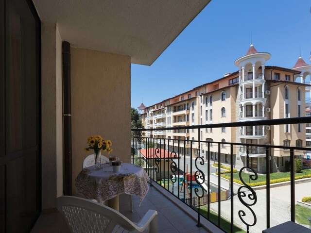 фотографии One Bedroom Family Apartment With Balcony изображение №8