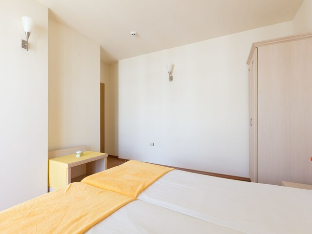 фото отеля Two Bedroom Apartment With Balcony изображение №21