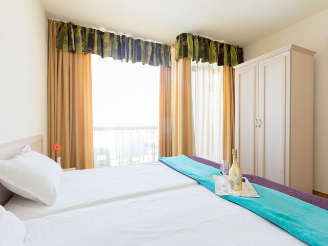фото Two Bedroom Apartment With Balcony изображение №6