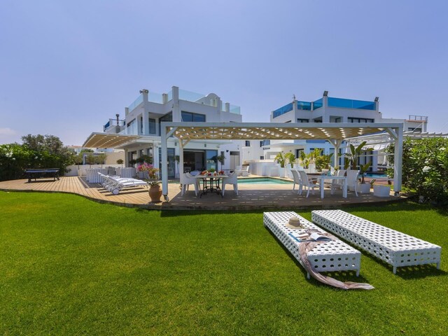 фото Beachfront Dream Villa изображение №50