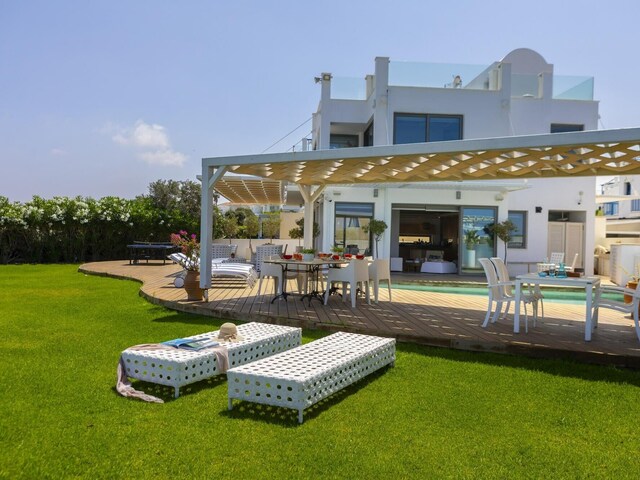 фото отеля Beachfront Dream Villa изображение №49