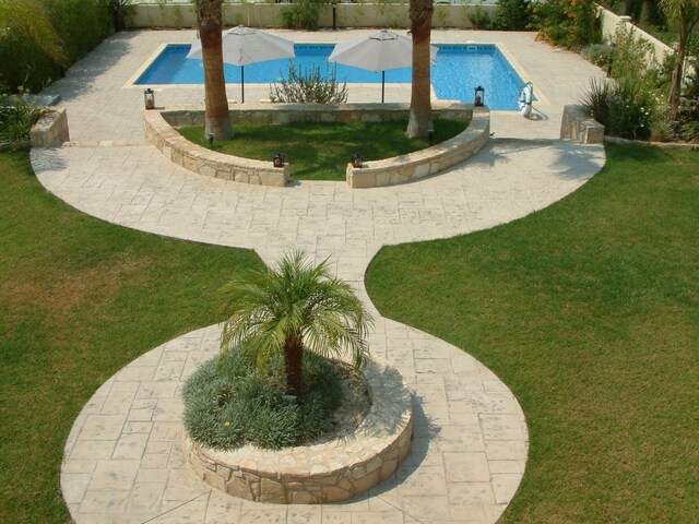 фото отеля Three Bedroom Villa With Private Pool And Landscaped Garden Close To The Beach изображение №5