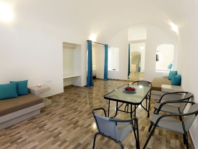 фото отеля Church & Cave - Santorini Private Residences изображение №5