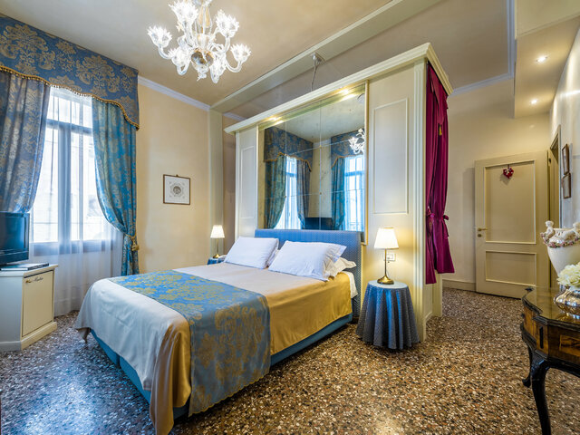 фотографии отеля Residence Palazzo Odoni изображение №3