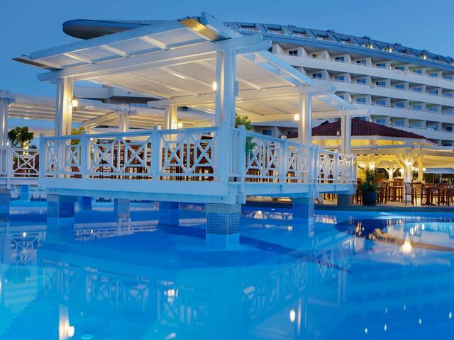 фото отеля Crystal Admiral Resort Suite & Spa (ex. Ardisia Deluxe Resort) изображение №29