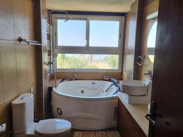 фотографии отеля Impeccable 3-Bed Villa In Tala - Paphos изображение №15