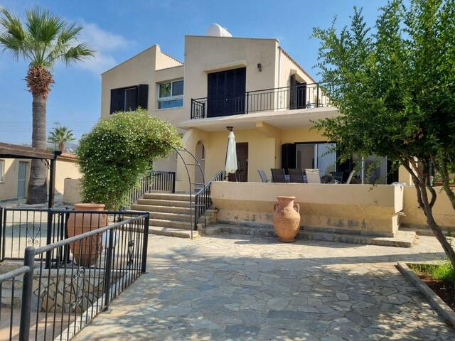 фотографии отеля Impeccable 3-Bed Villa In Tala - Paphos изображение №7