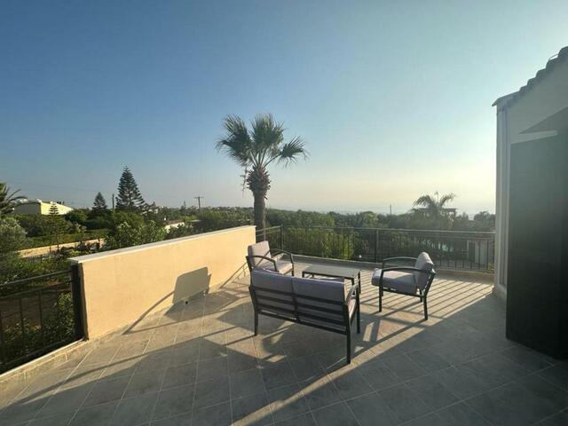 фото Impeccable 3-Bed Villa In Tala - Paphos изображение №10