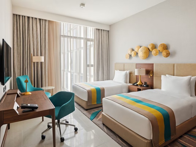 фото отеля Holiday Inn Dubai Al-Maktoum Airport, An IHG изображение №17