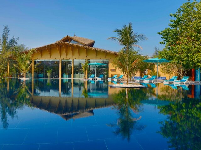 фото отеля Anantara World Island Dubai Resort изображение №1
