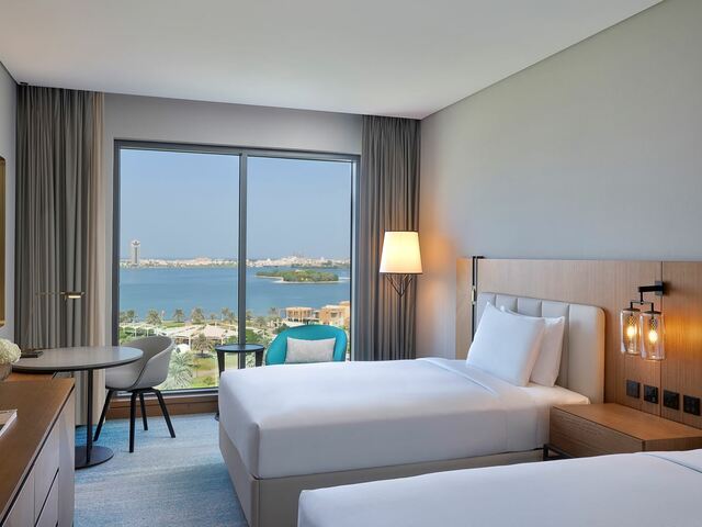 фотографии DoubleTree by Hilton Sharjah Waterfront Hotel & Residences изображение №36