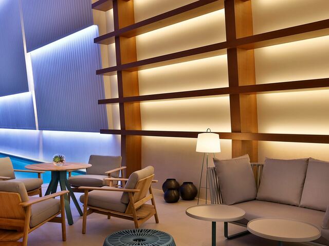 фото DoubleTree by Hilton Sharjah Waterfront Hotel & Residences изображение №10