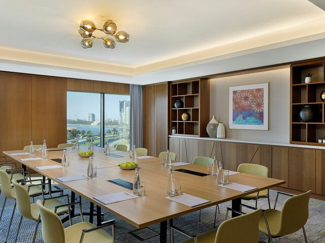 фотографии отеля DoubleTree by Hilton Sharjah Waterfront Hotel & Residences изображение №7