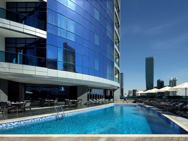 фото отеля Radisson Blu Dubai Waterfront изображение №1