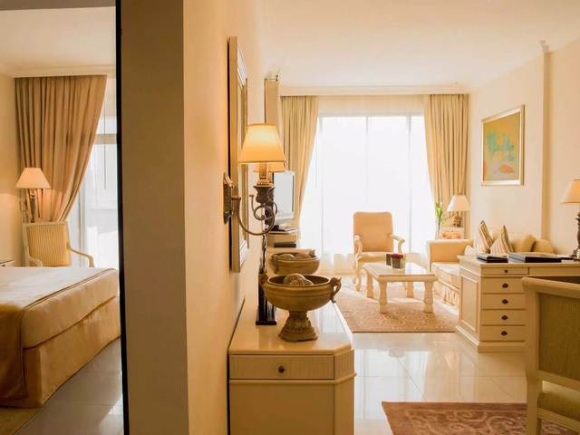 фото отеля Mercure Dubai Barsha Heights Hotel Suites & Apartments (ех. Yassat Gloria Hotel Apartments) изображение №41