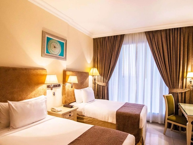фото отеля Mercure Dubai Barsha Heights Hotel Suites & Apartments (ех. Yassat Gloria Hotel Apartments) изображение №21