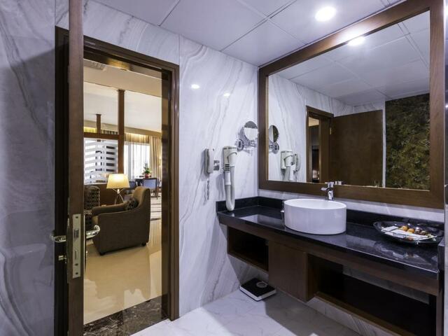 фотографии отеля Howard Johnson Bur Dubai (ex. Highland Hotel; Arif Castle) изображение №27