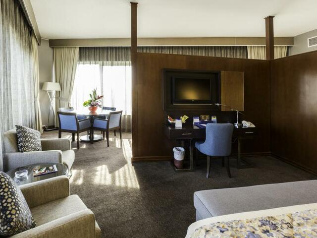 фото Howard Johnson Bur Dubai (ex. Highland Hotel; Arif Castle) изображение №22