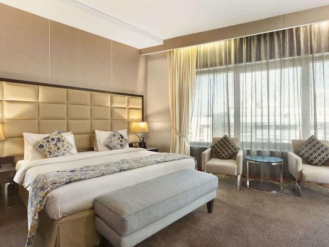 фото отеля Howard Johnson Bur Dubai (ex. Highland Hotel; Arif Castle) изображение №25