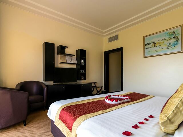 фото отеля Royal Beach Hotel & Resort изображение №65
