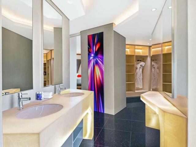фото V Hotel Dubai, Curio Collection by Hilton (ex. W Dubai Al Habtoor City; Metropolitan Hotel) изображение №38