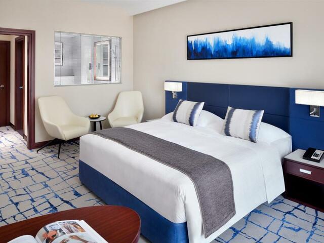 фото Movenpick Hotel & Apartments Bur Dubai изображение №18