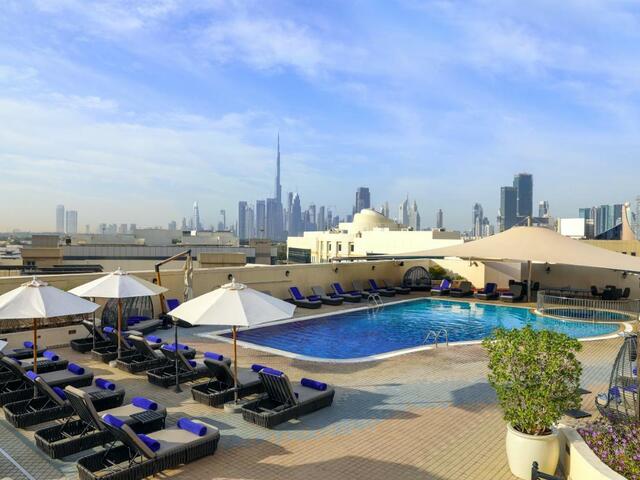 фото отеля Movenpick Hotel & Apartments Bur Dubai изображение №1