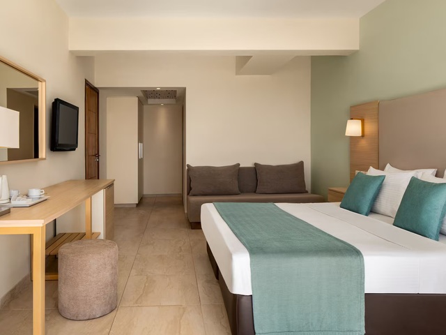 фото отеля Ramada Hotel & Suites By Wyndham Ayia Napa (ex. Freij Resort) изображение №25